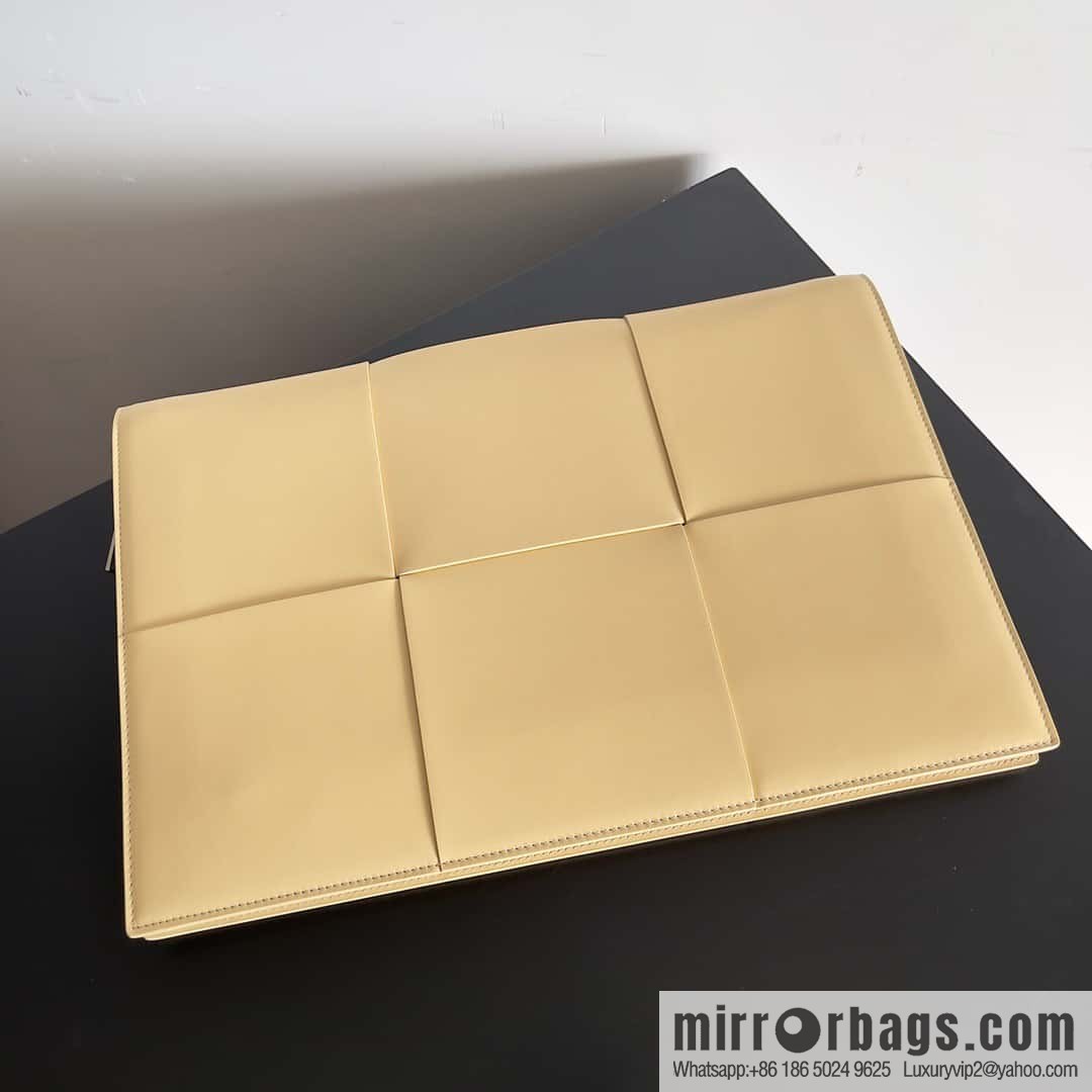 B new product, large woven single zipper clutch bag model 680169 oat color