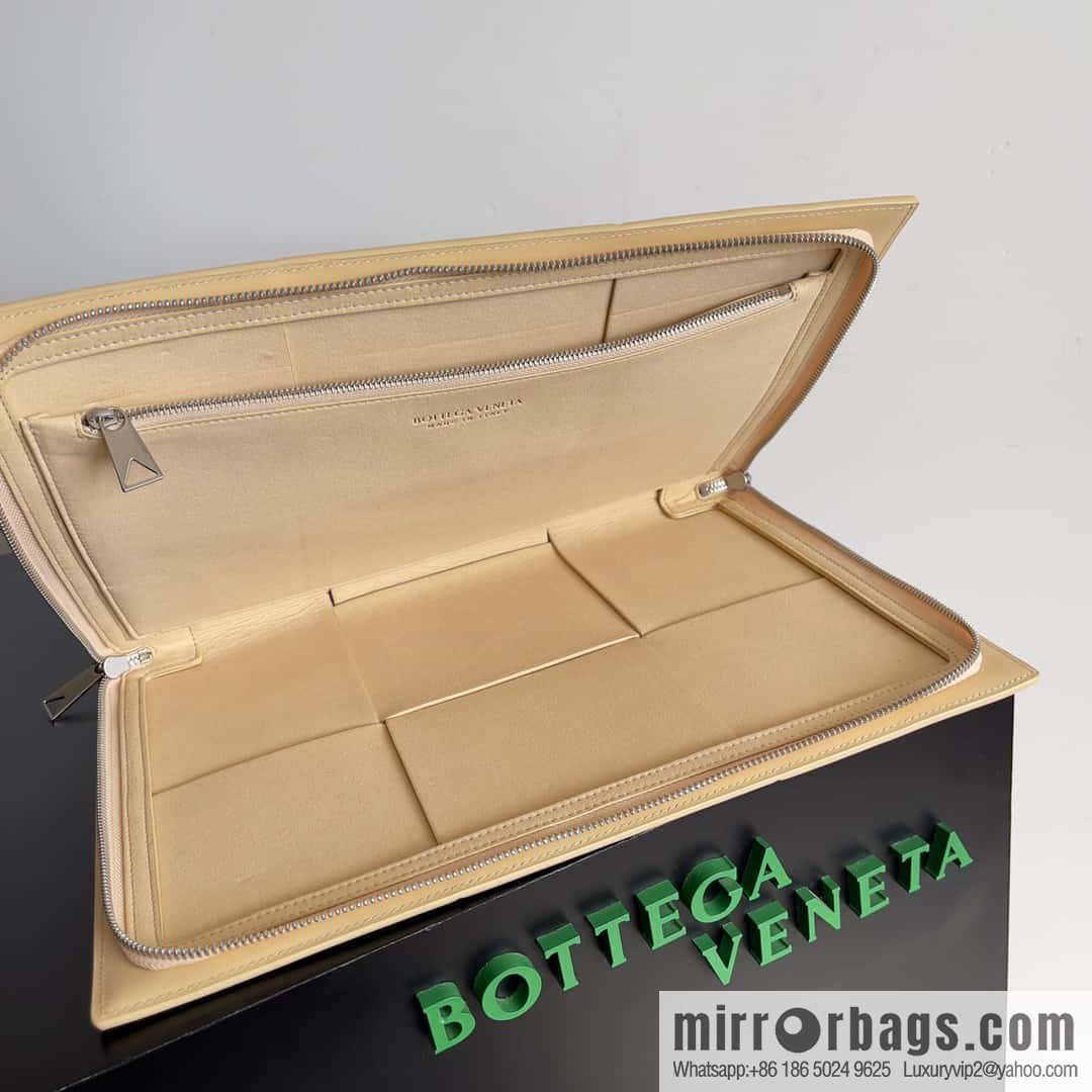 B new product, large woven single zipper clutch bag model 680169 oat color