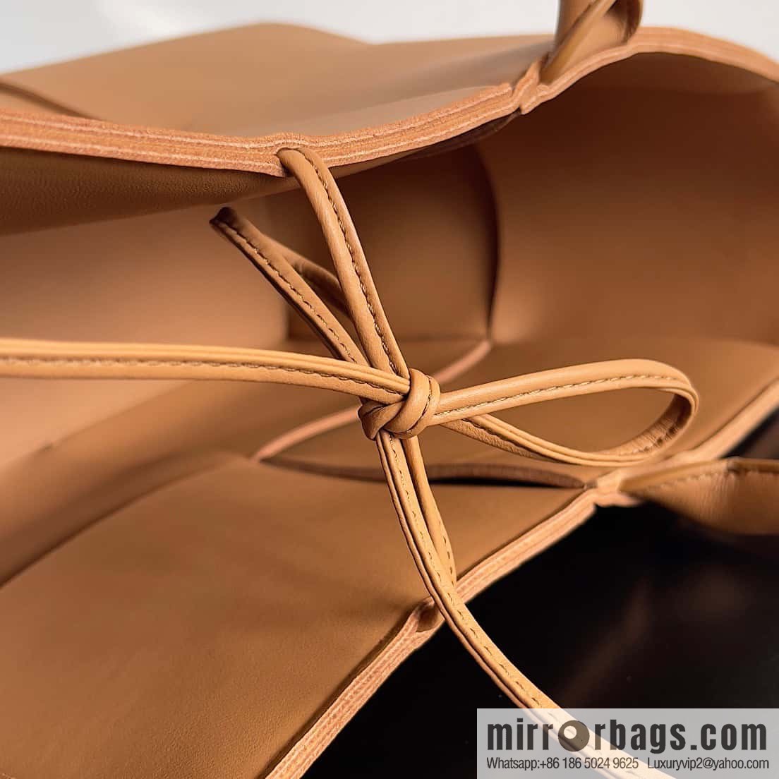 38Cm ๐๐ผ๐๐๐ฒ๐ด๐ฎ ๐ฉ๐ฒ๐ป๐ฒ๐๐ฎ large rectangular tote bag, model: 609175 light brown