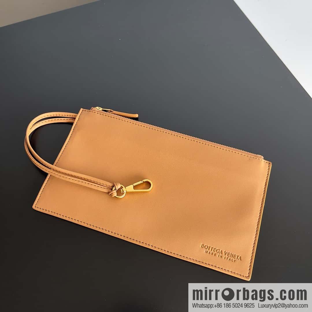 38Cm ๐๐ผ๐๐๐ฒ๐ด๐ฎ ๐ฉ๐ฒ๐ป๐ฒ๐๐ฎ large rectangular tote bag, model: 609175 light brown