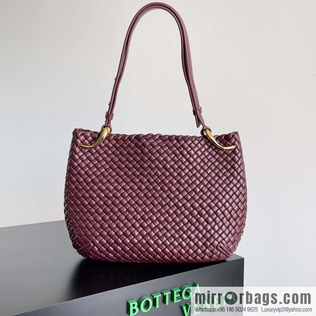 BV #CLICKER Bv 2023 Early Spring New Clicker Lamb woven tote bag model number 730969 Bordeaux red