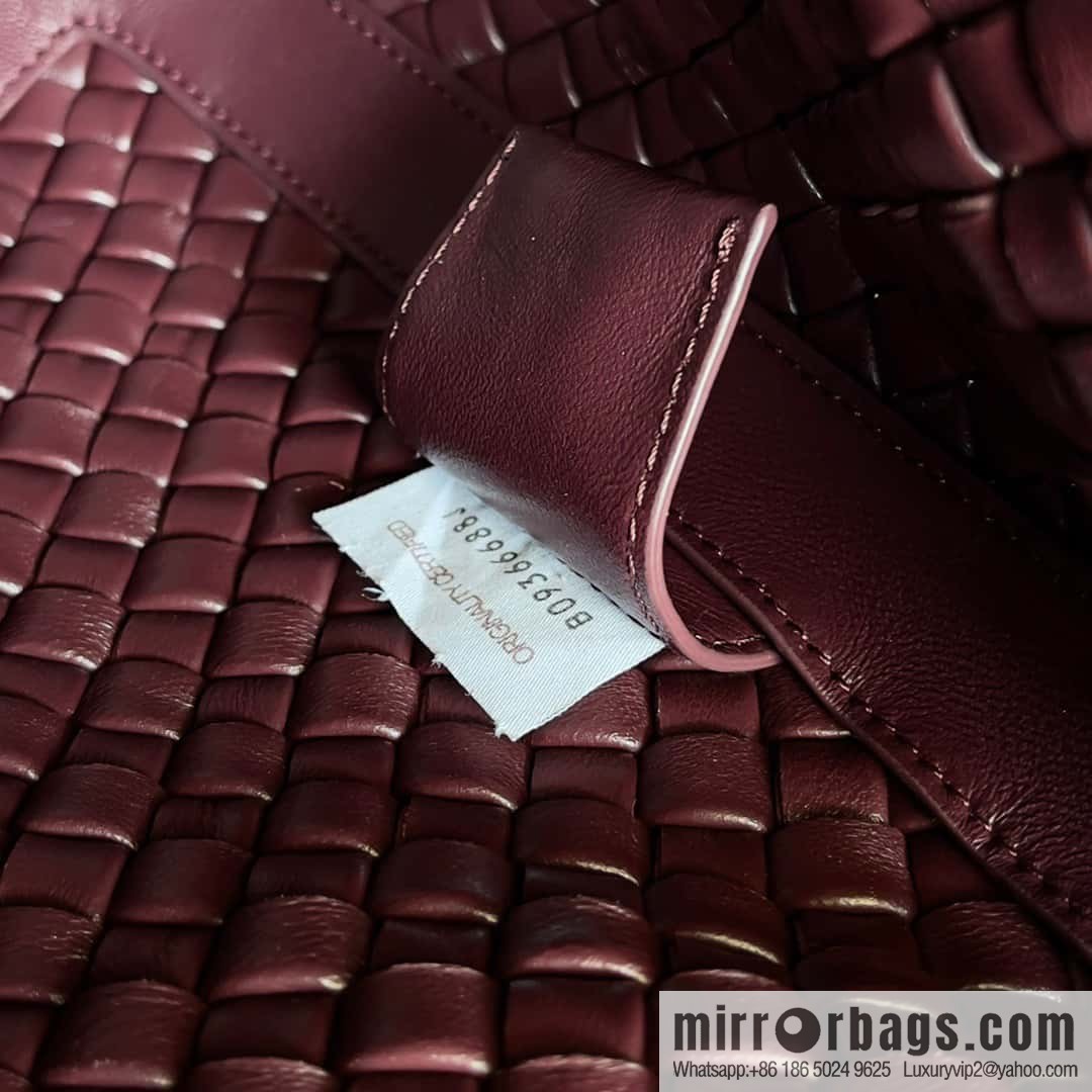 BV #CLICKER Bv 2023 Early Spring New Clicker Lamb woven tote bag model number 730969 Bordeaux red
