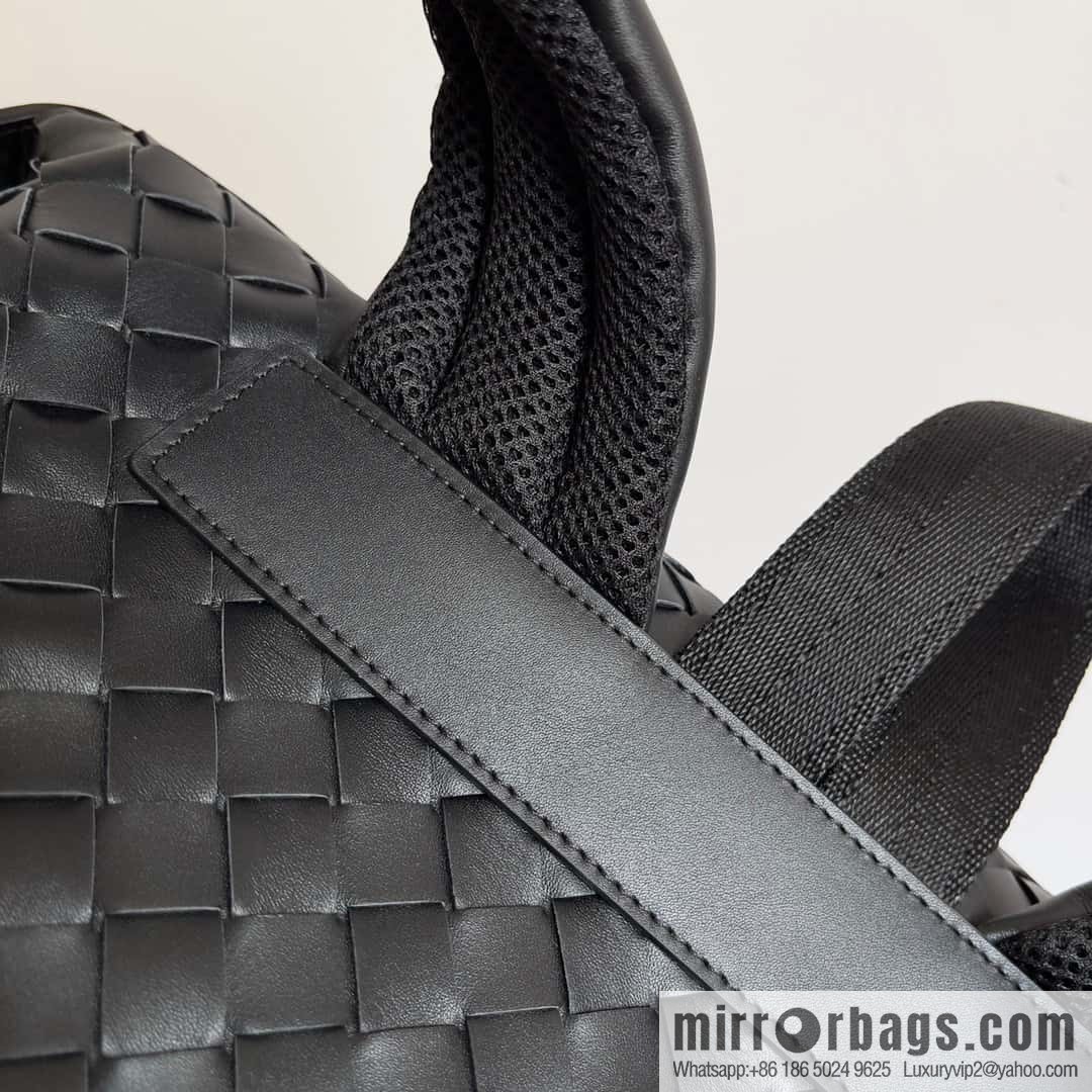 Bv2023 new woven backpack backpack model number 653118 black