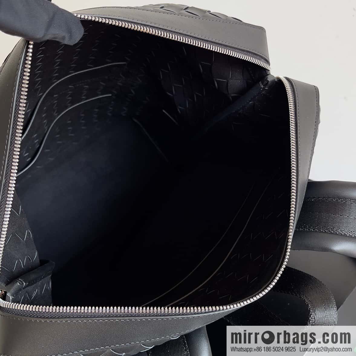 Bv2023 new woven backpack backpack model number 653118 black