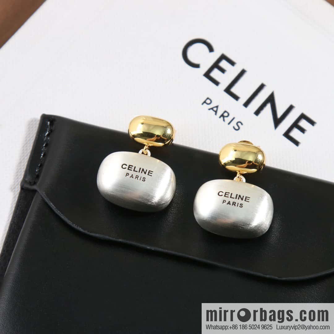 ☀️New ☑️ Celine brushed stud earrings