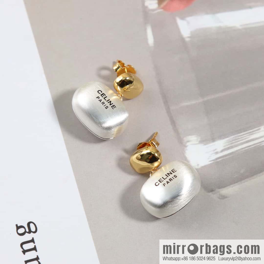 ☀️New ☑️ Celine brushed stud earrings