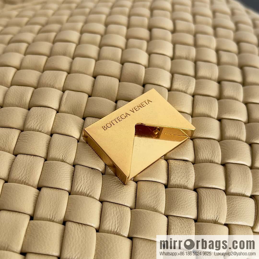 B home 2022 autumn and winter new product PATTI woven tote bag model number 709420 oat color