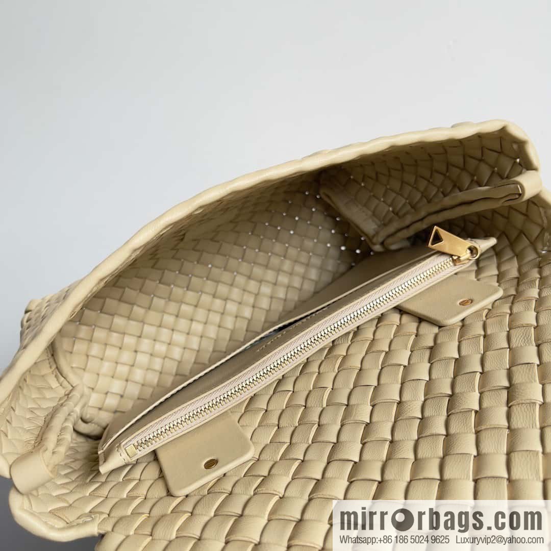 B home 2022 autumn and winter new product PATTI woven tote bag model number 709420 oat color