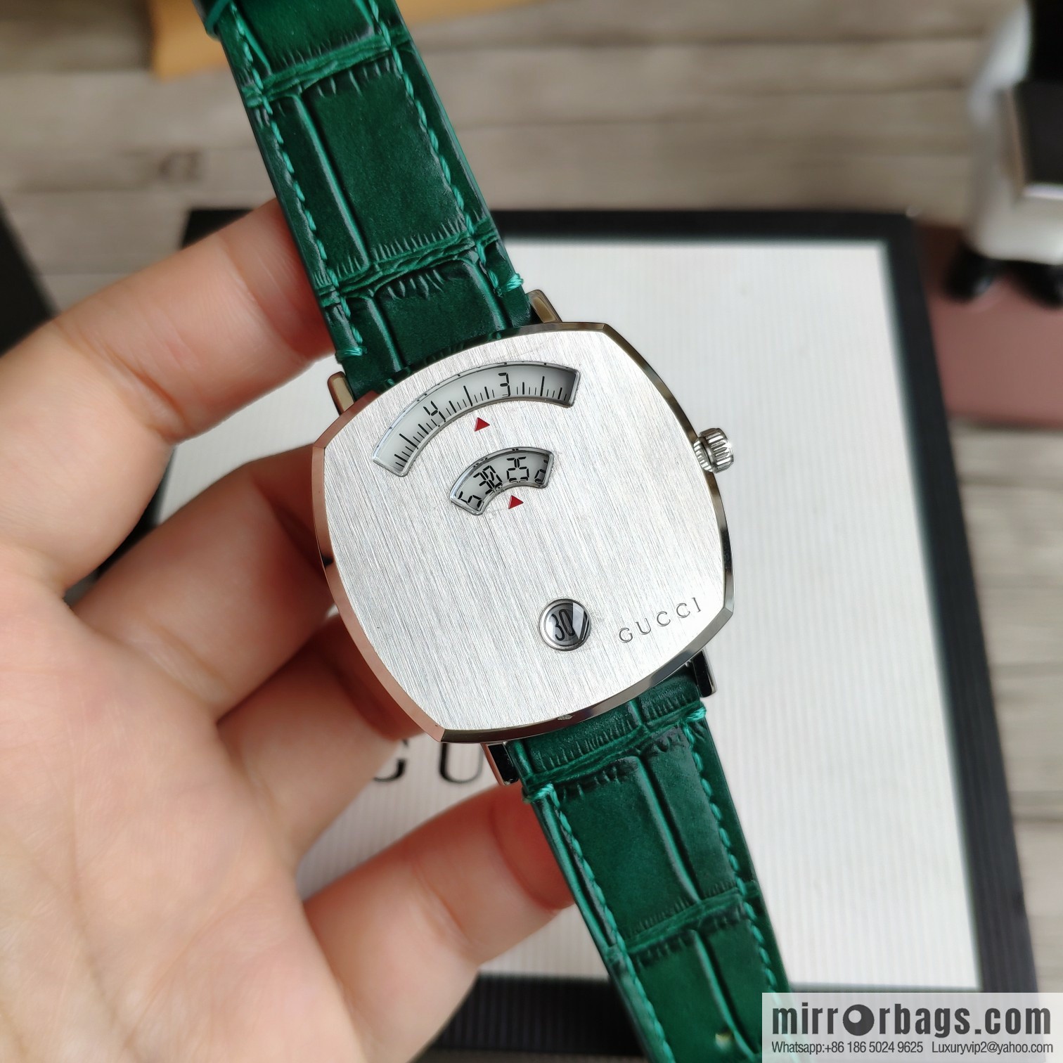 Gucci GUCCl's latest 316L stainless steel calfskin strap watch