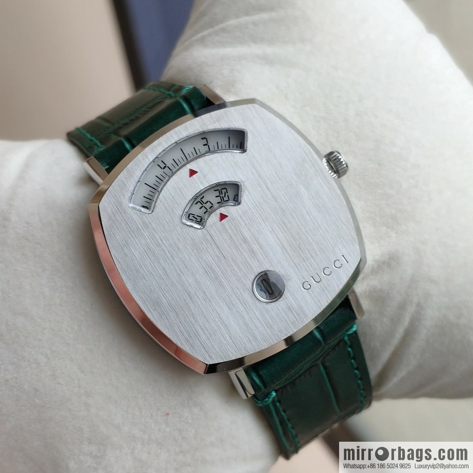 Gucci GUCCl's latest 316L stainless steel calfskin strap watch
