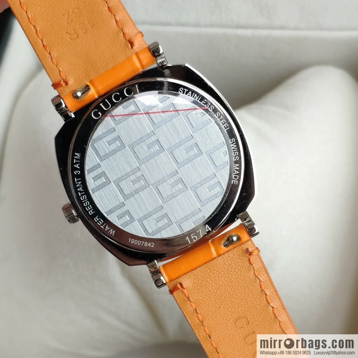 Gucci GUCCl's latest 316L stainless steel calfskin strap watch