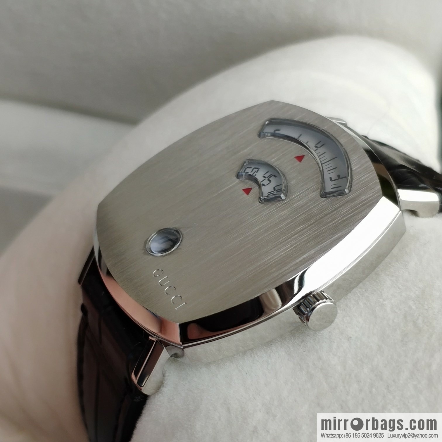 Gucci GUCCl's latest 316L stainless steel calfskin strap watch