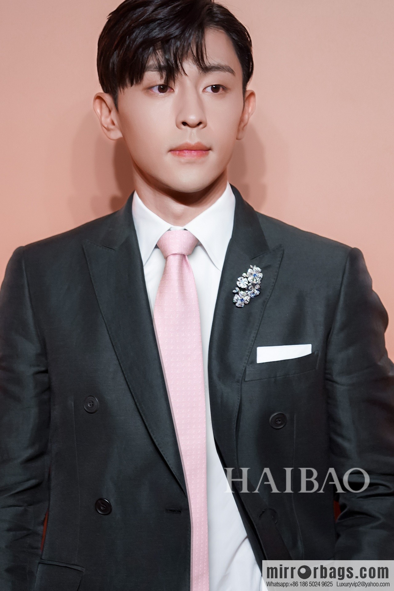 LV Louis Vuitton 100% Top Jacquard Silk L Letter Logo Tie M70952