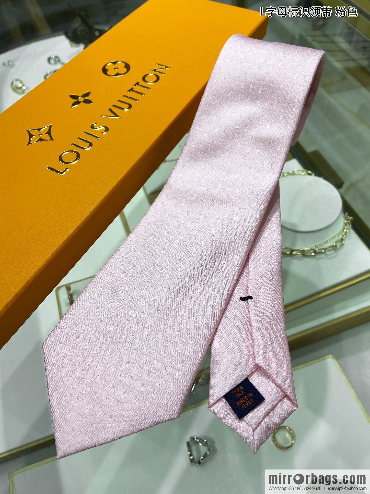 LV Louis Vuitton 100% Top Jacquard Silk L Letter Logo Tie M70952