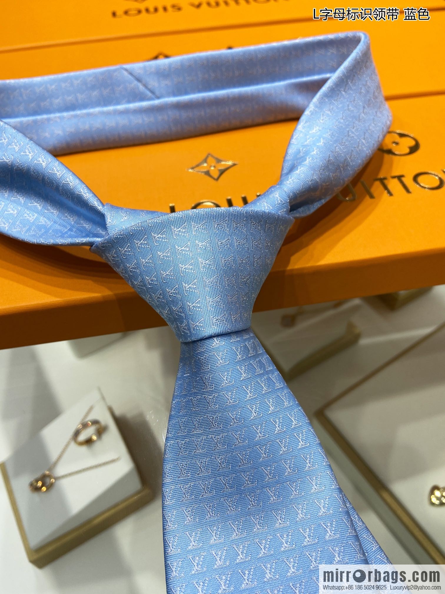 LV Louis Vuitton 100% Top Jacquard Silk L Letter Logo Tie M70952