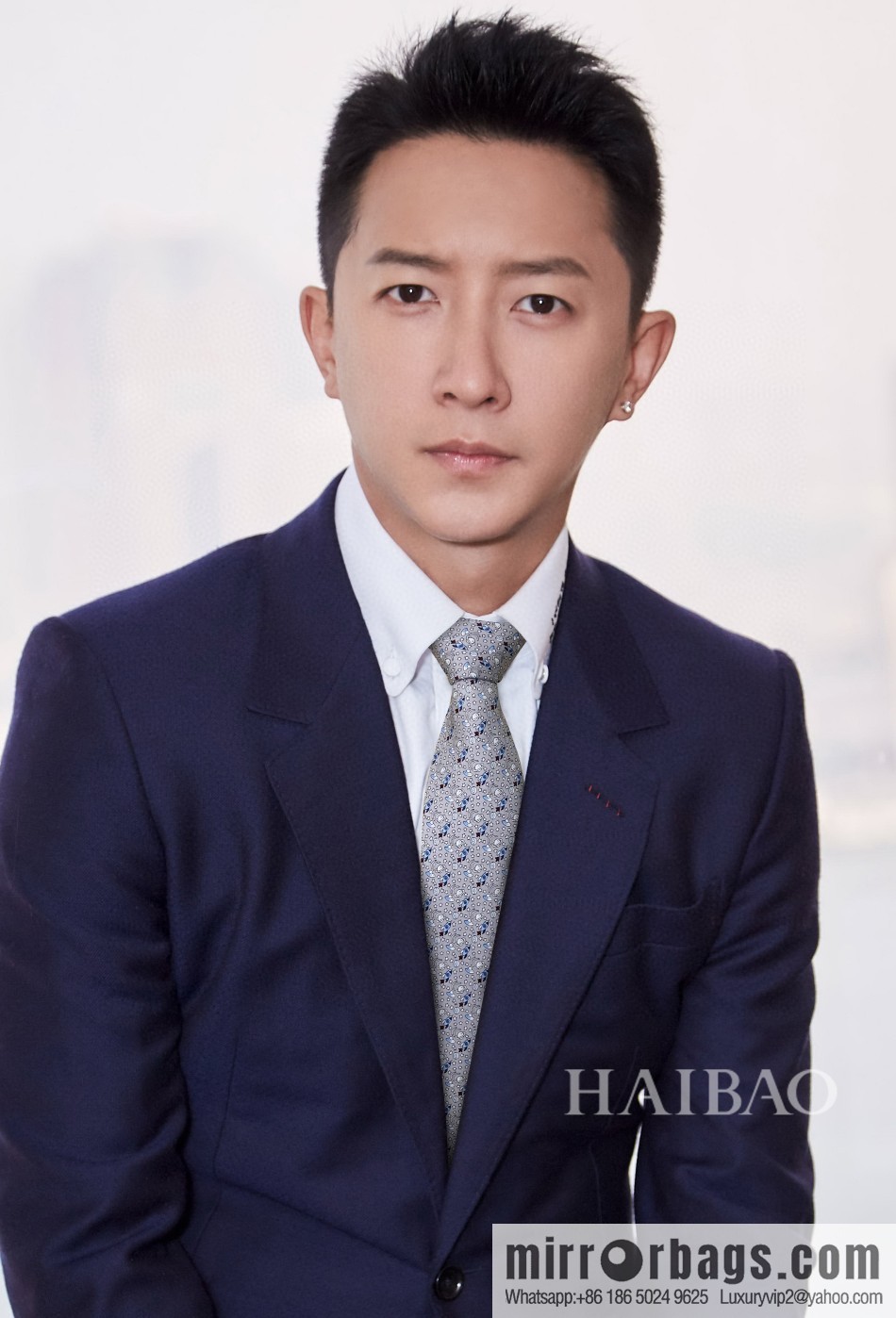 Hermes 100% Top Twill Silk Spaceship Tie