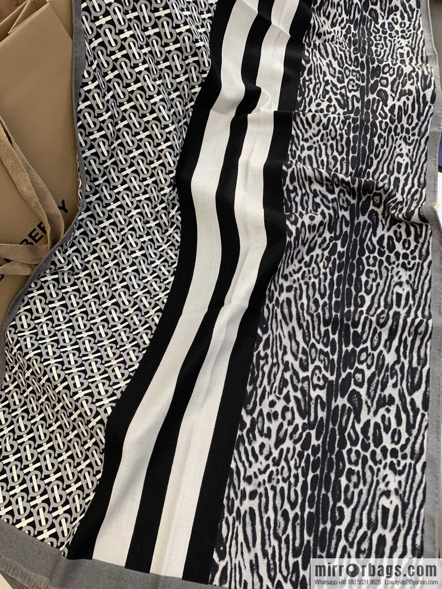 Burberry Burberry Exclusive Logo Pattern Velvet Scarf