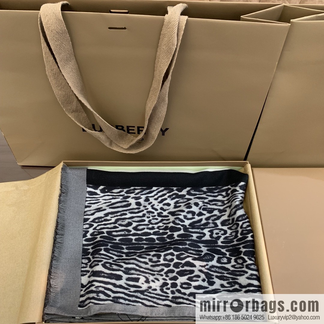Burberry Burberry Exclusive Logo Pattern Velvet Scarf