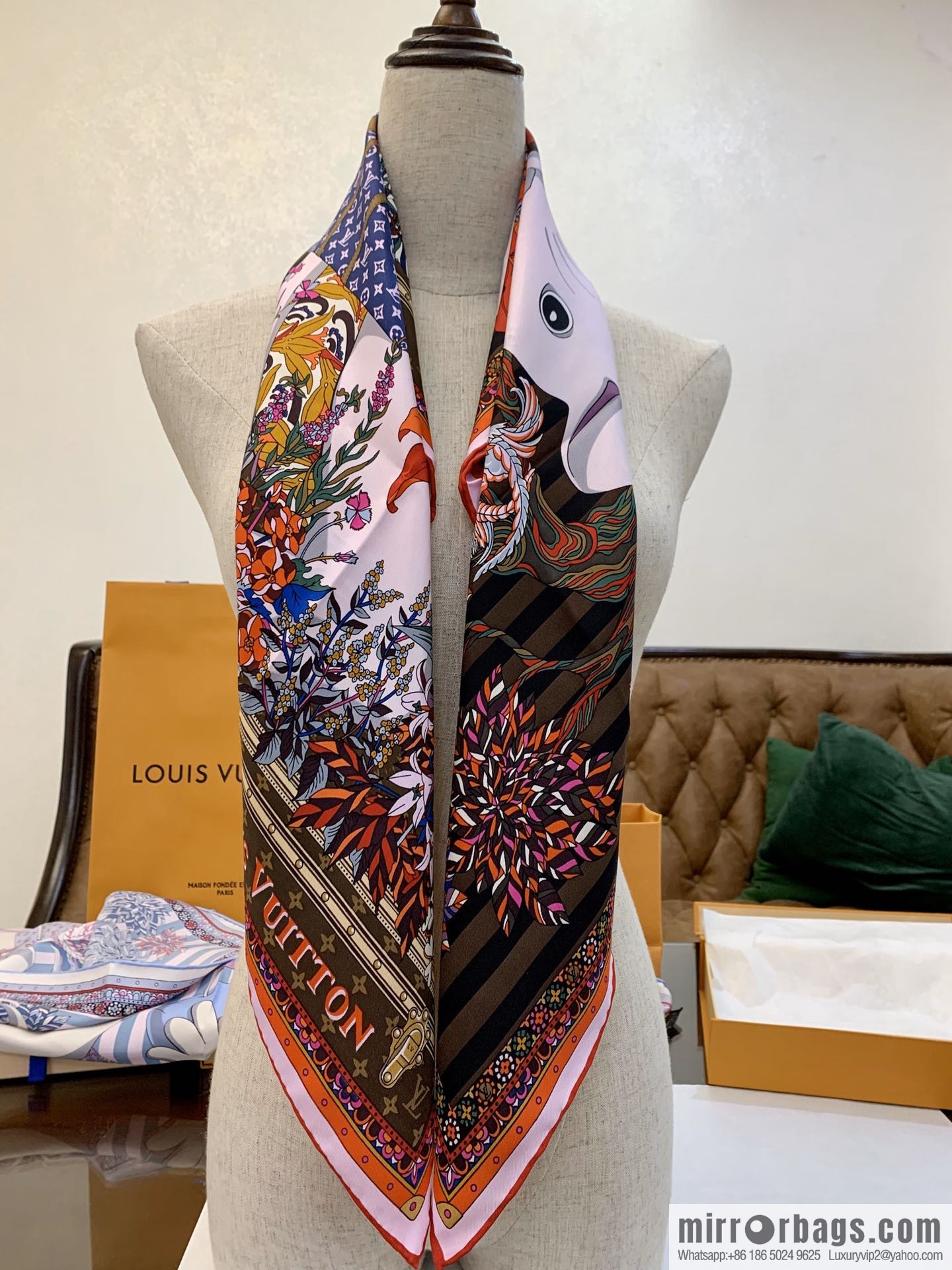 LV Louis Vuitton City Mouse and Country Mouse 100% Silk Scarf M76124