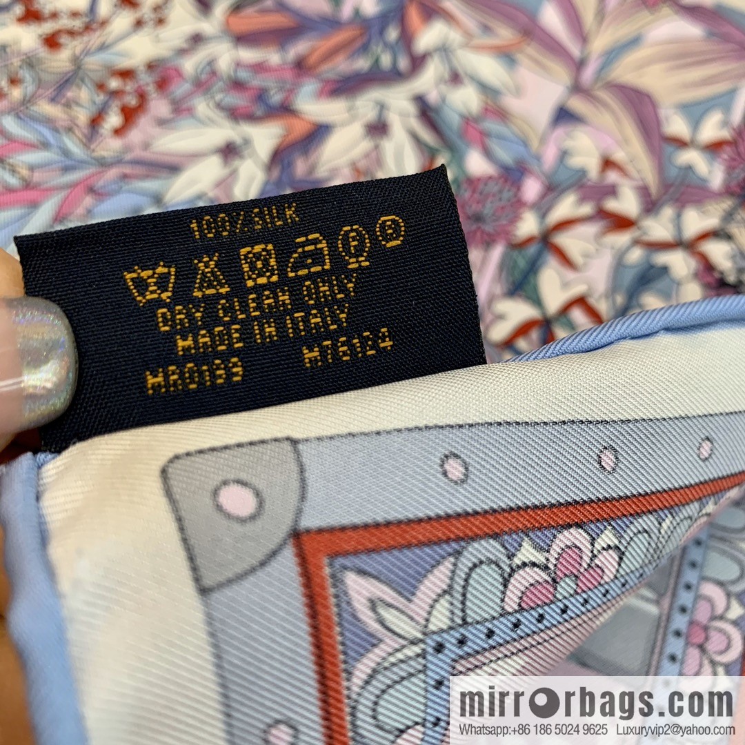 LV Louis Vuitton City Mouse and Country Mouse 100% Silk Scarf M76124