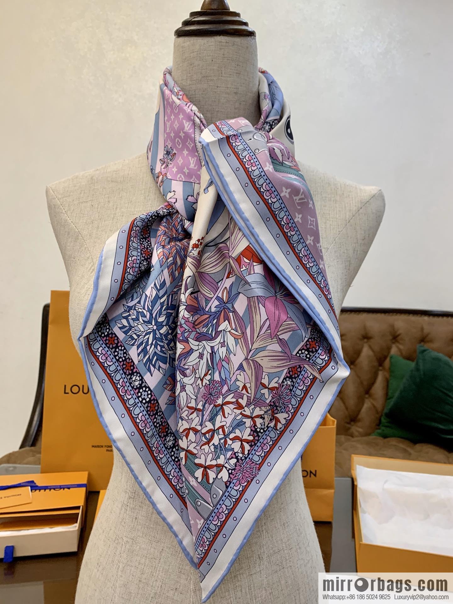 LV Louis Vuitton City Mouse and Country Mouse 100% Silk Scarf M76124