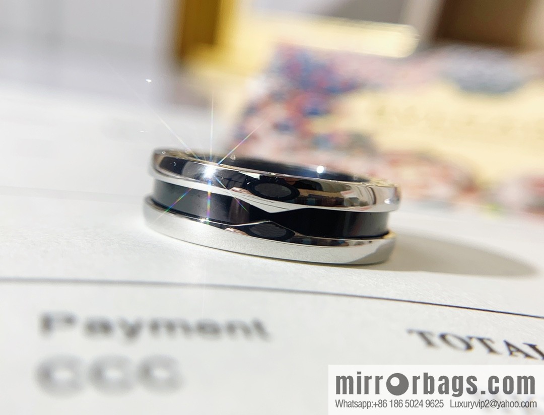 BVLGARI Bulgari charity red man ring electroplating v gold material