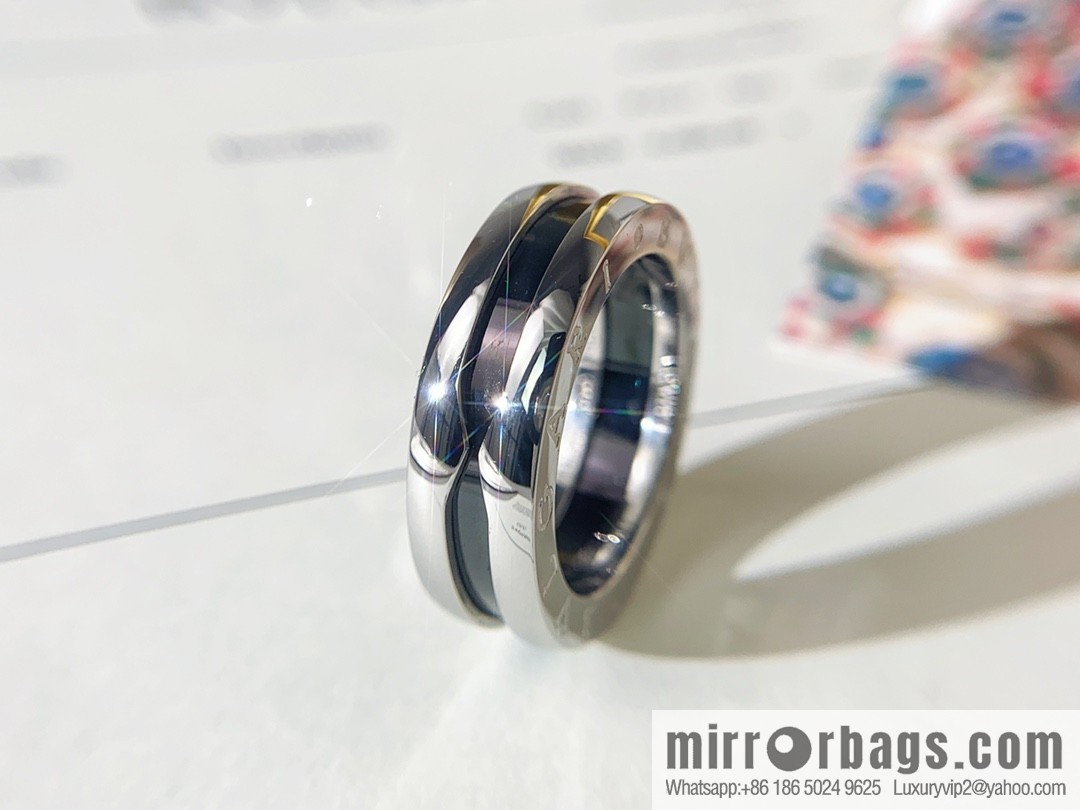 BVLGARI Bulgari charity red man ring electroplating v gold material