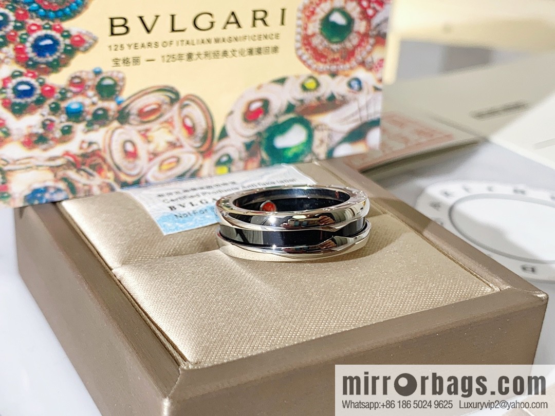 BVLGARI Bulgari charity red man ring electroplating v gold material