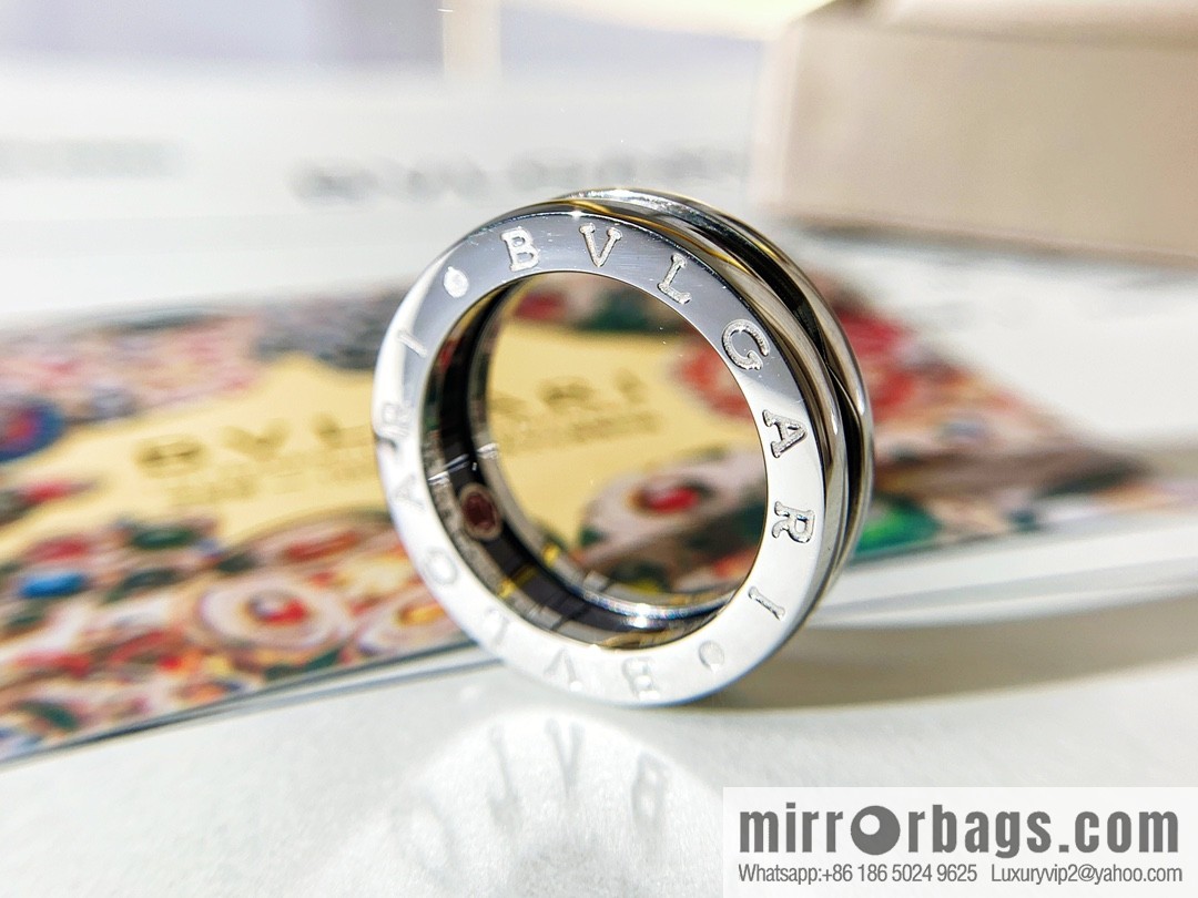 BVLGARI Bulgari charity red man ring electroplating v gold material