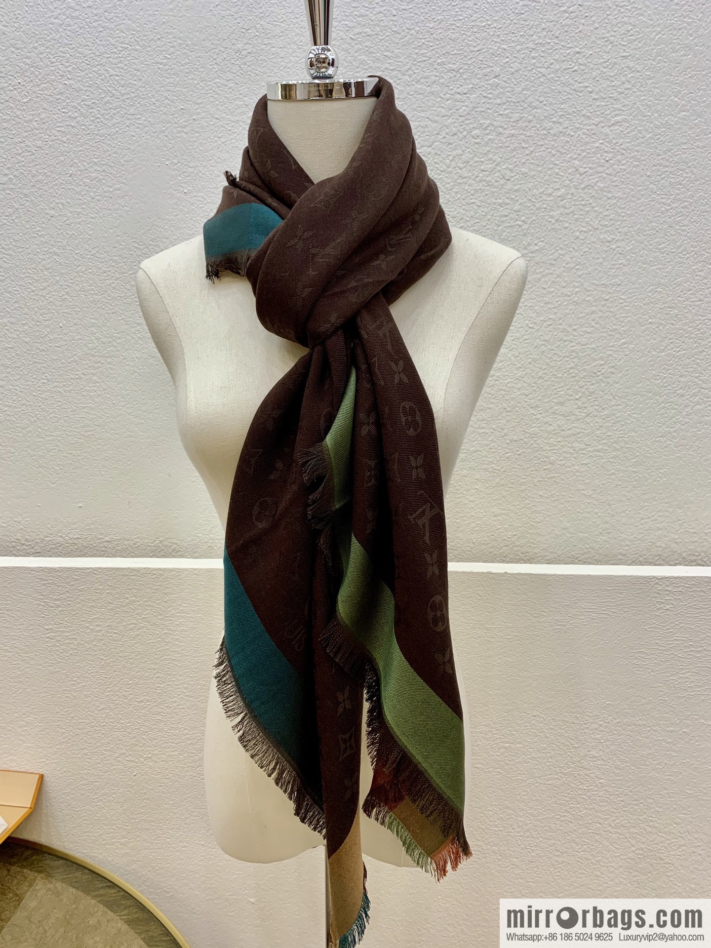 LV Louis Vuitton On The Edge Monogram Wool Mulberry Silk Blended Shawl M76371 M76465 M76372