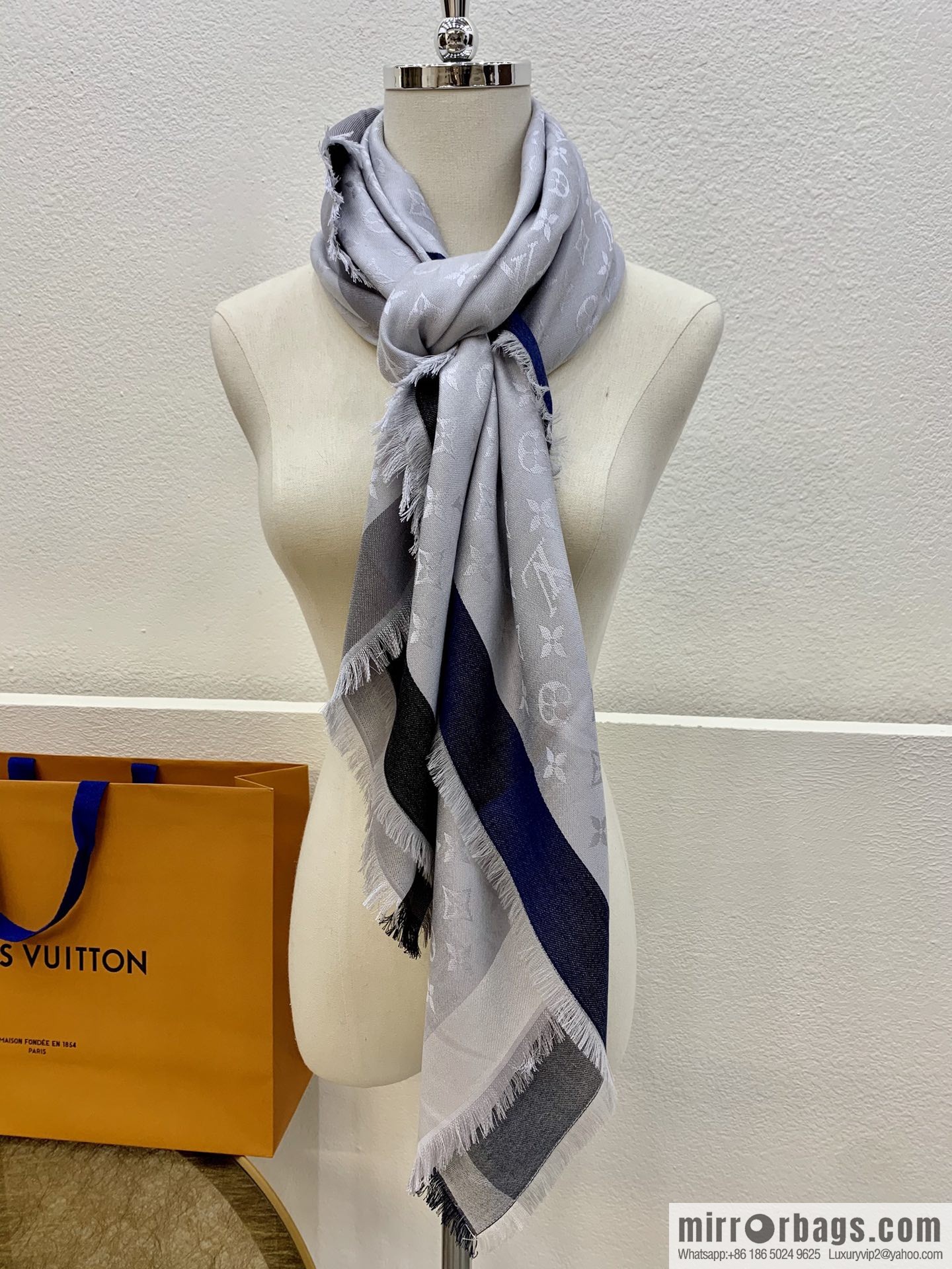 LV Louis Vuitton On The Edge Monogram Wool Mulberry Silk Blended Shawl M76371 M76465 M76372