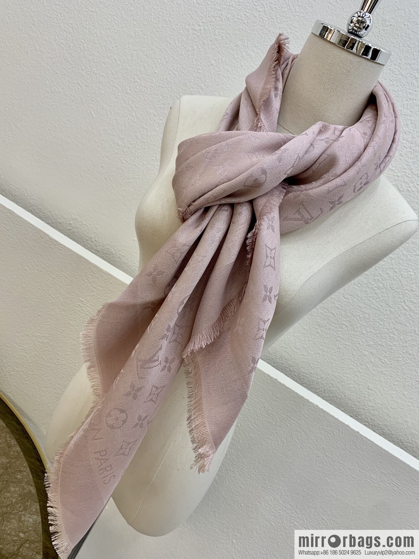 LV Louis Vuitton Shine Monogram Dyed Yarn Wire Blended Shawl M75122 M70805 M75120 M75121 M75123