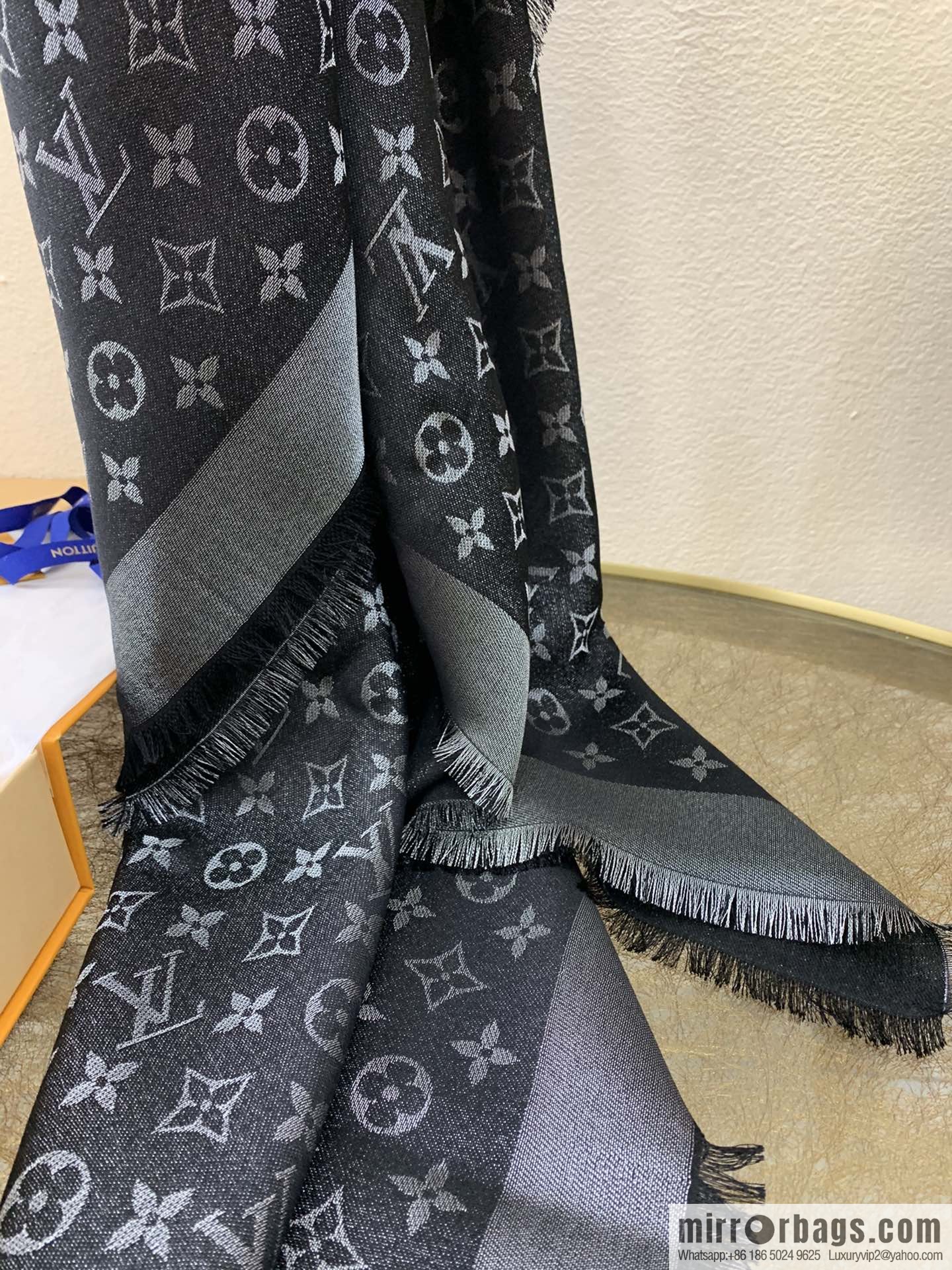 LV Louis Vuitton Shine Monogram Dyed Yarn Wire Blended Shawl M75122 M70805 M75120 M75121 M75123