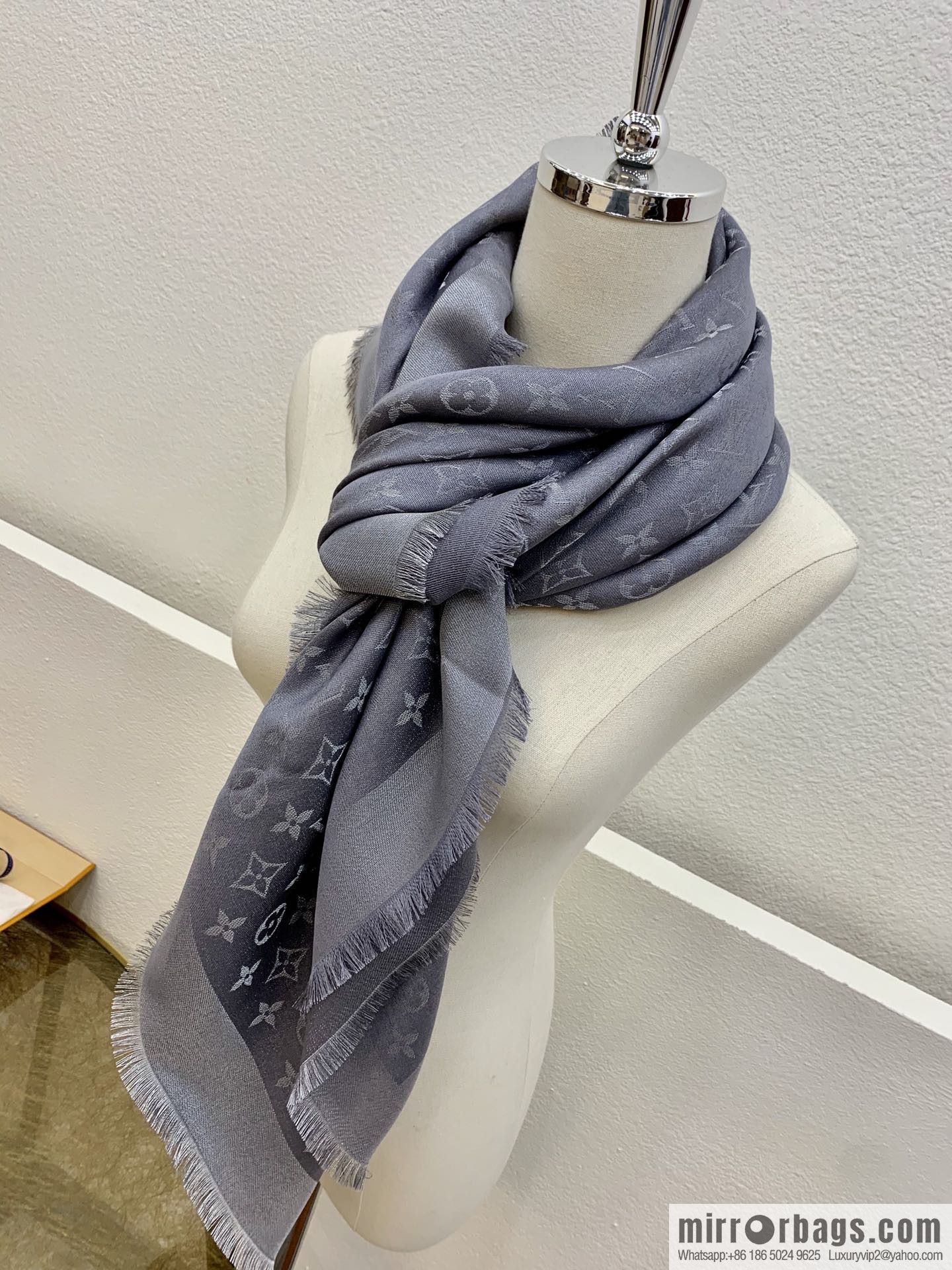 LV Louis Vuitton Shine Monogram Dyed Yarn Wire Blended Shawl M75122 M70805 M75120 M75121 M75123