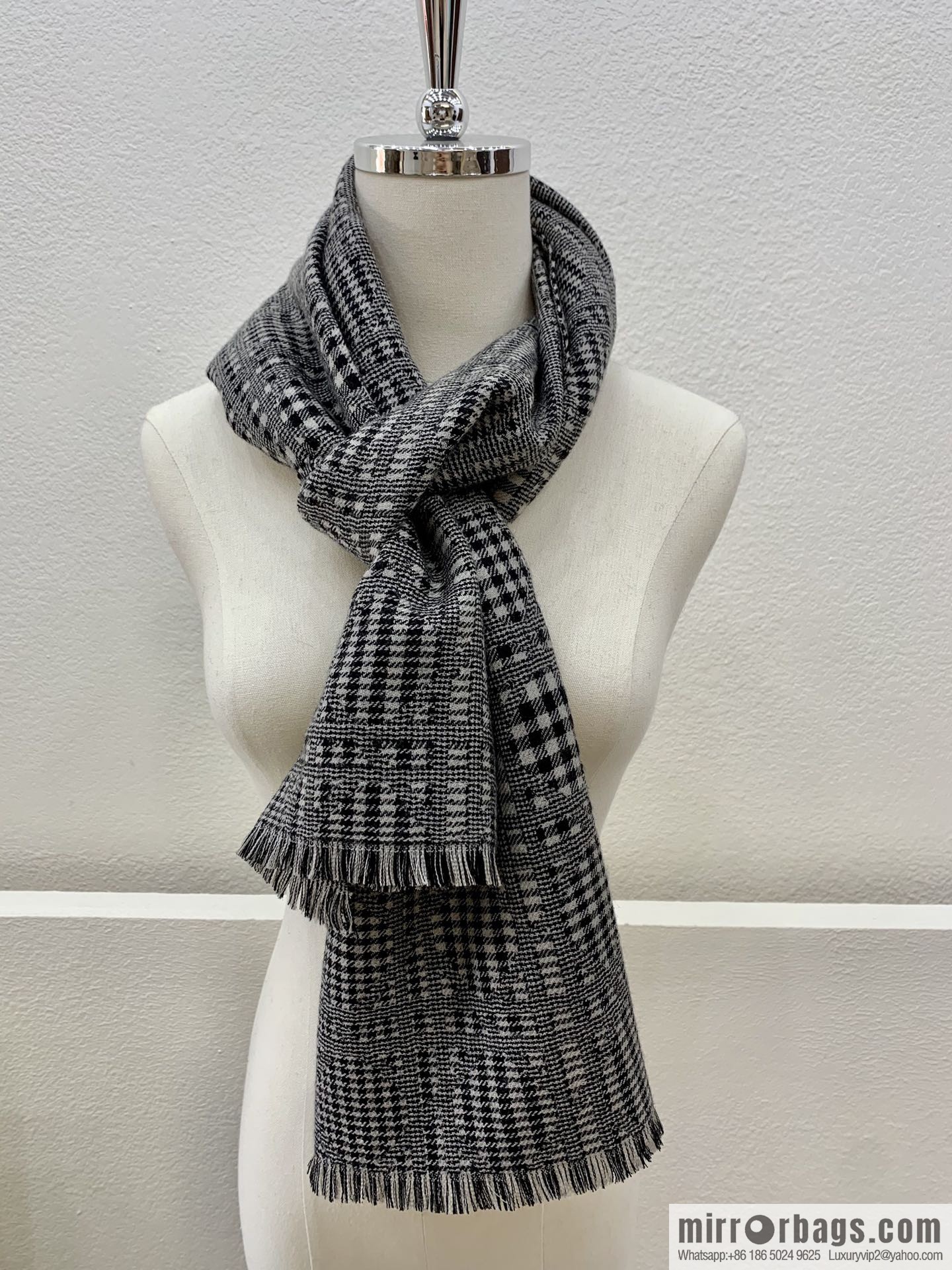 Dior Dior's unique style Teng pattern thousand bird grid new version long scarf