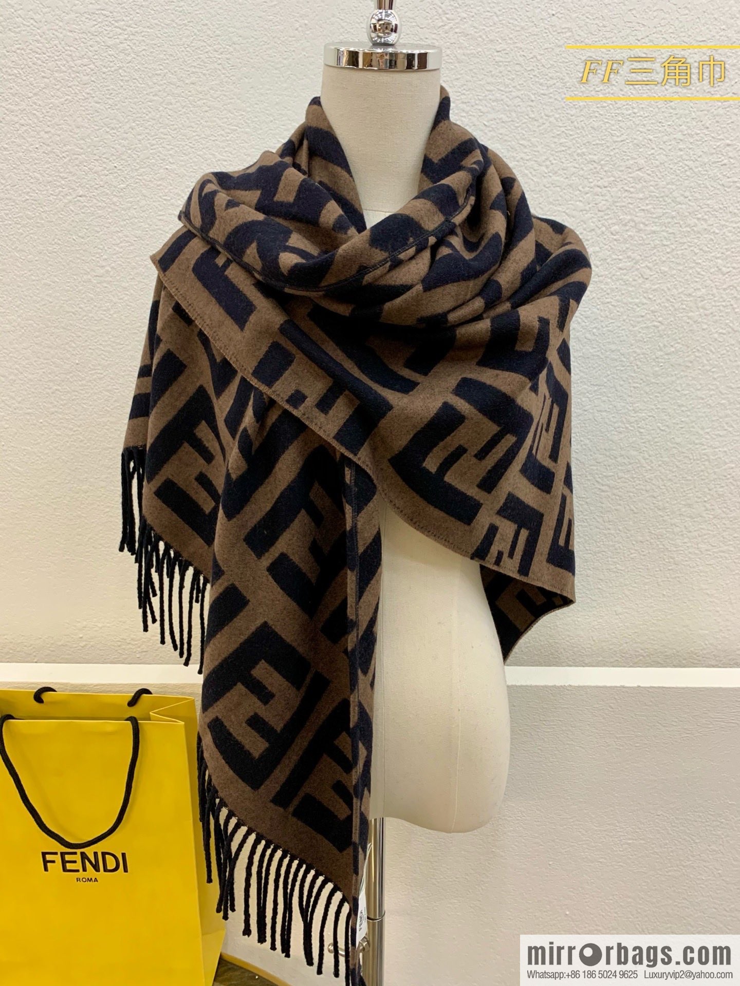 FENDI 2020 new triangular double-sided presbyopia shawl FXT261A8RVF0QE1