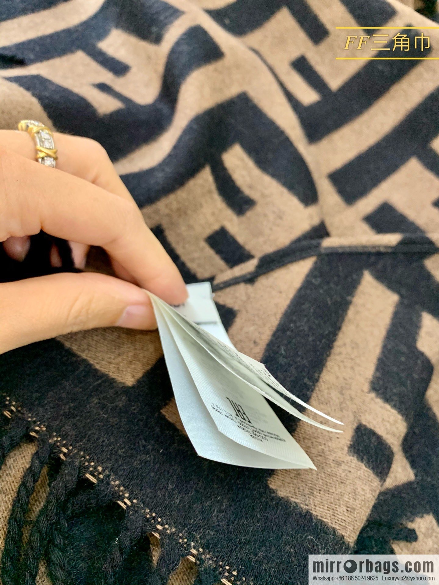 FENDI 2020 new triangular double-sided presbyopia shawl FXT261A8RVF0QE1