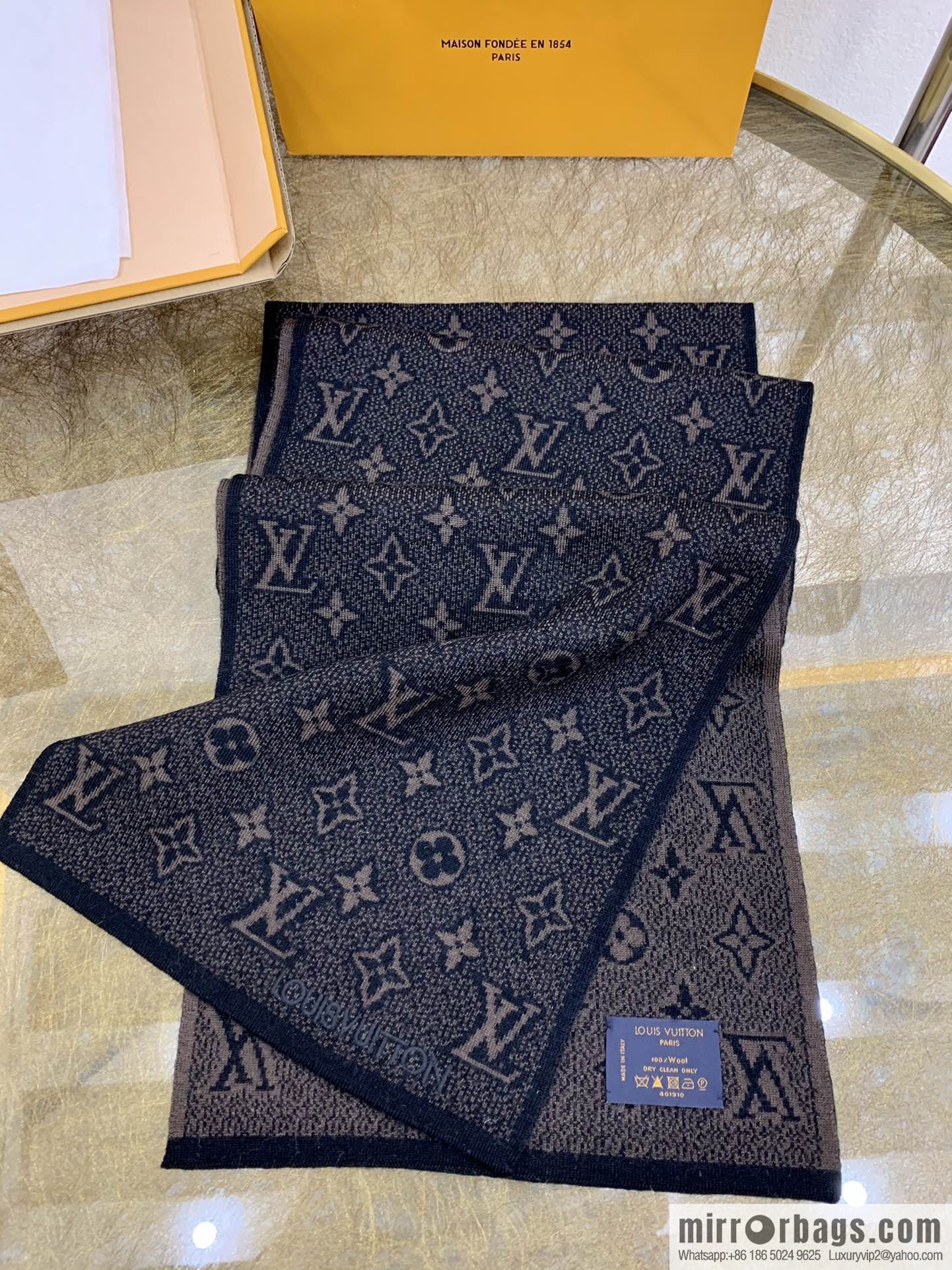 LV Louis Vuitton 100% wool Monogram Eclipse men's scarf