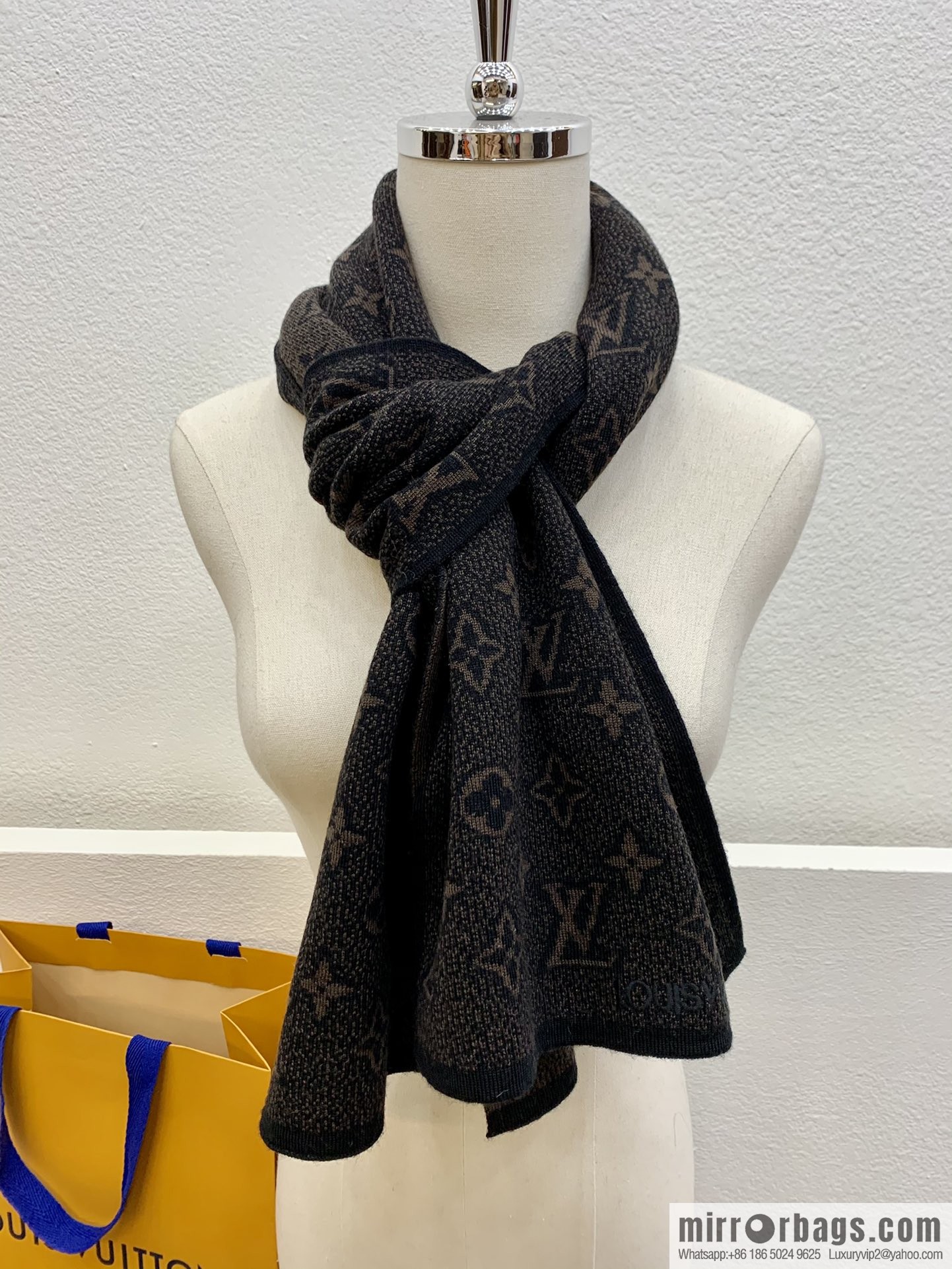 LV Louis Vuitton 100% wool Monogram Eclipse men's scarf
