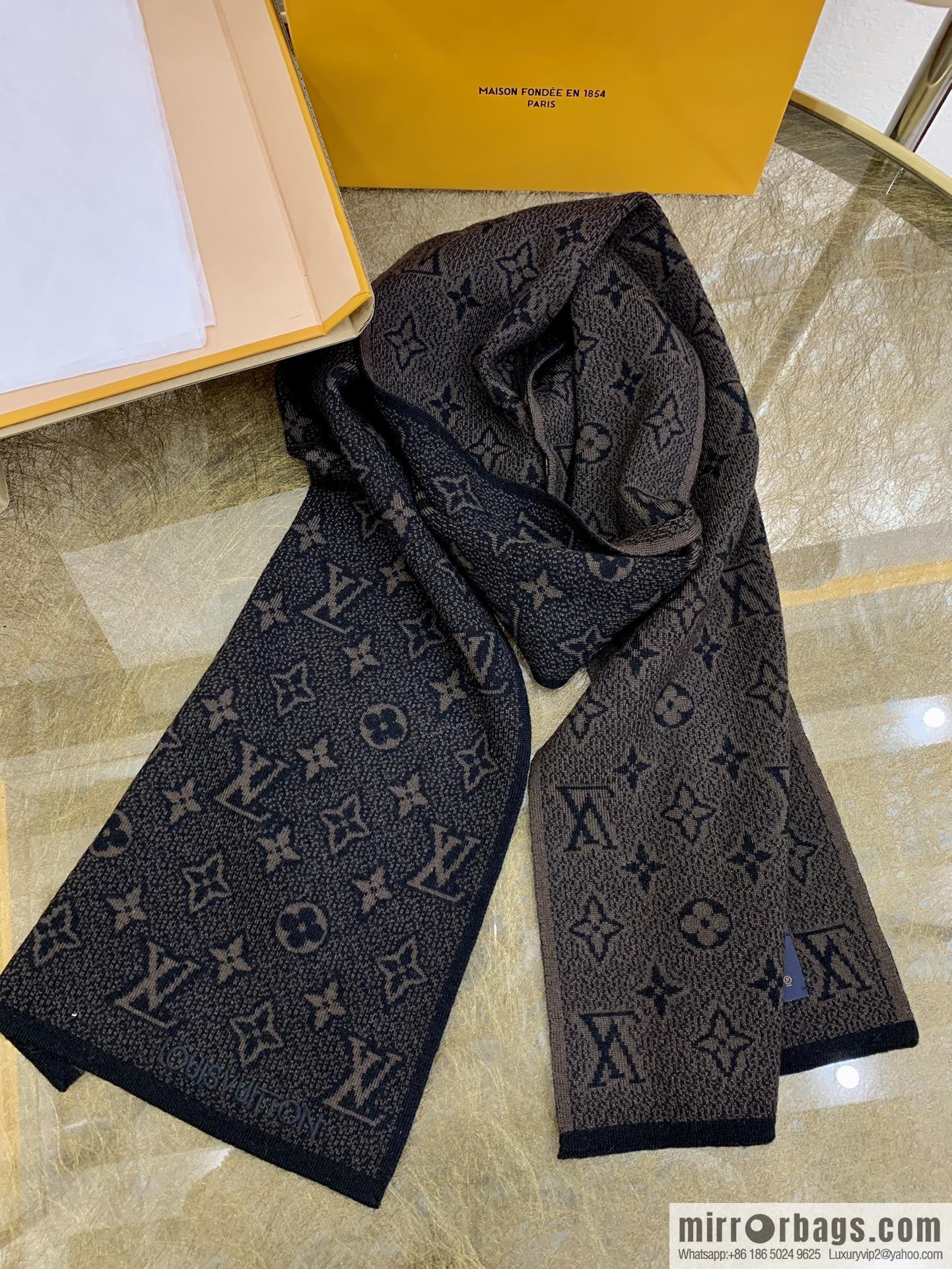LV Louis Vuitton 100% wool Monogram Eclipse men's scarf