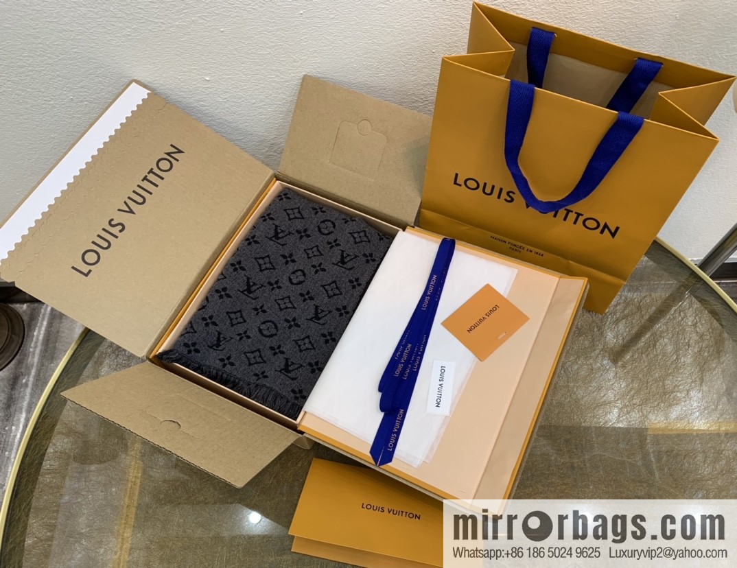 LV Louis Vuitton 100% wool men's wool scarf m78526