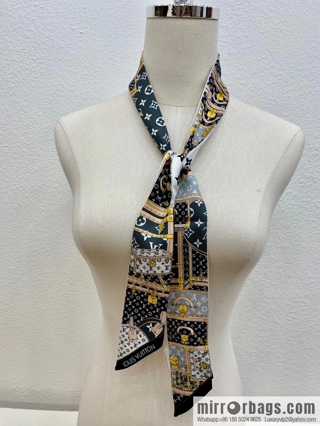 LV Louis Vuitton Monogram silk headband m76442