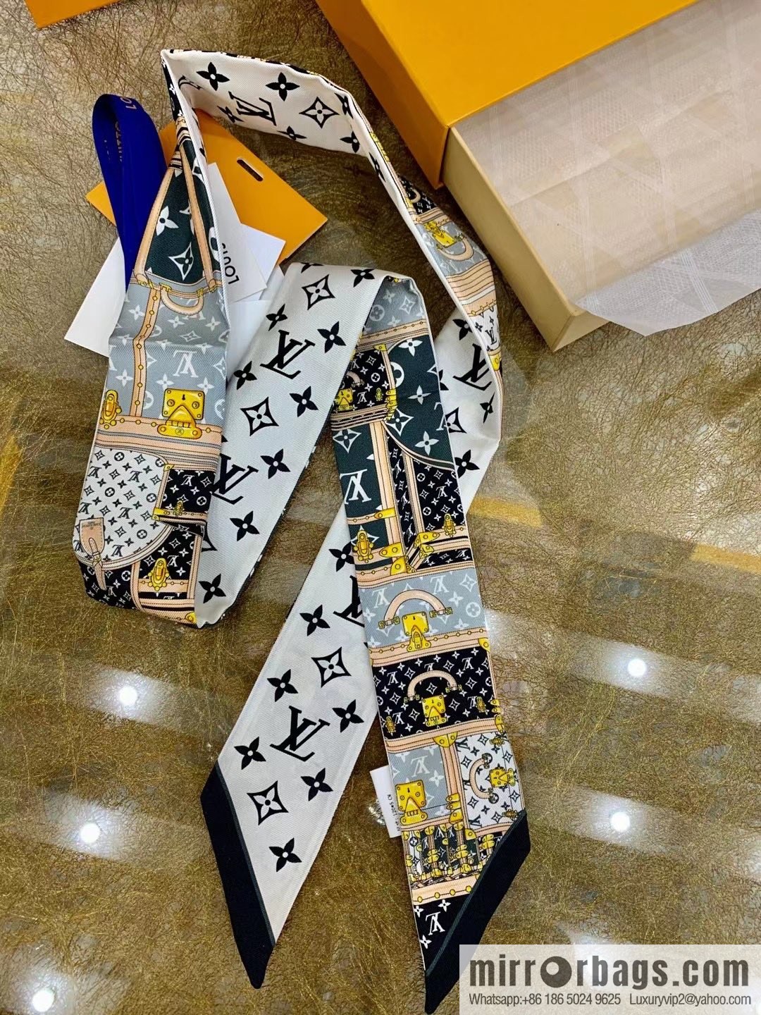 LV Louis Vuitton Monogram silk headband m76442