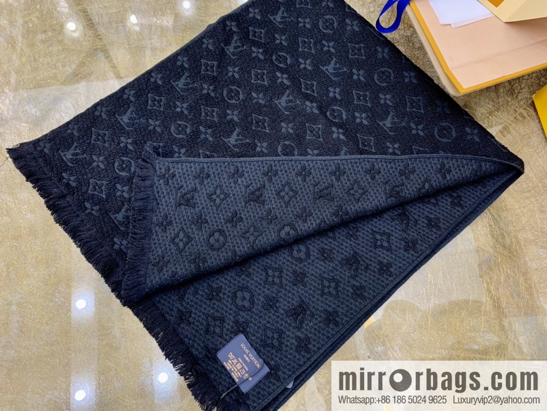 LV Louis Vuitton Men's Wool Scarf M78526