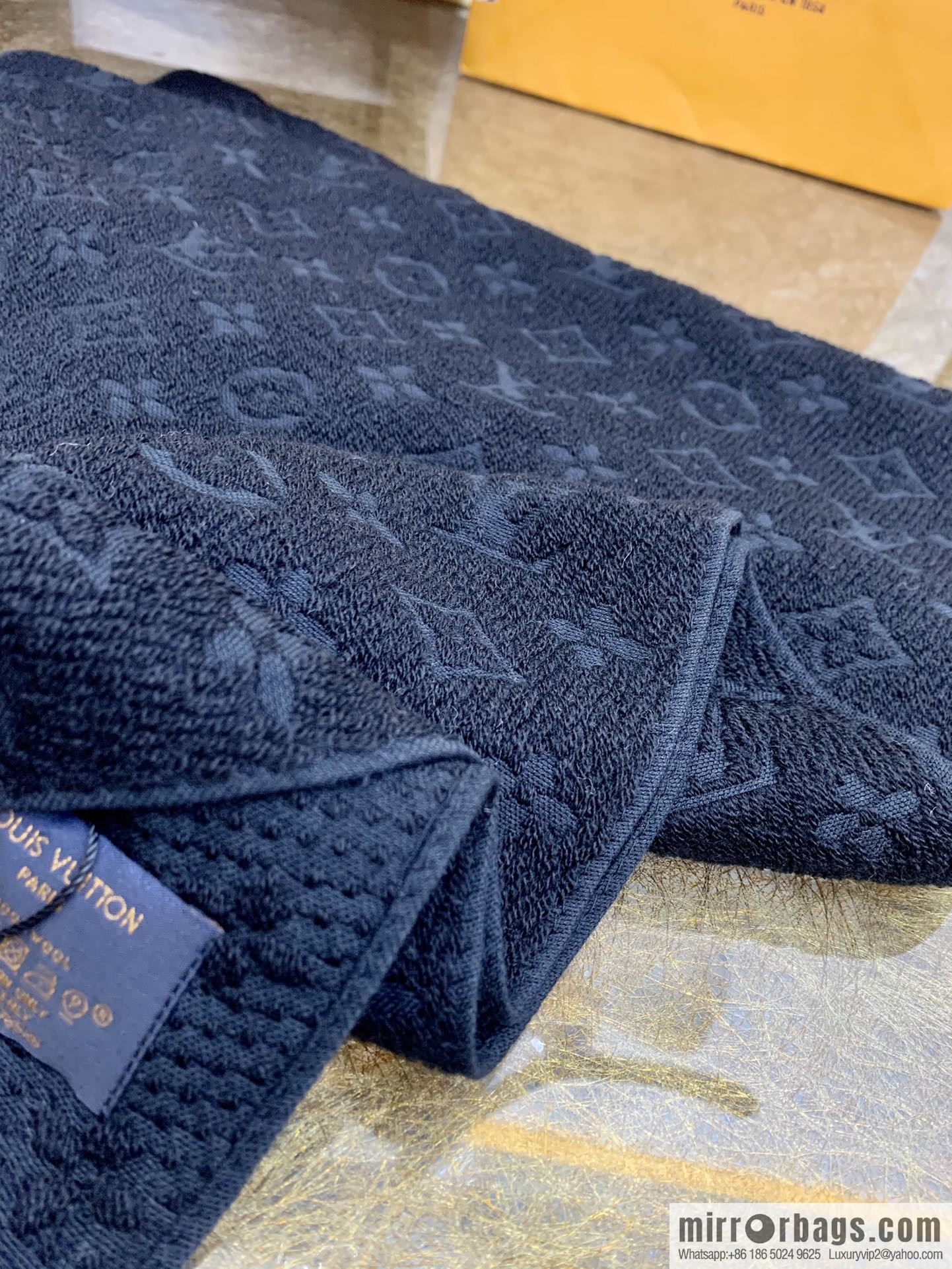 LV Louis Vuitton Men's Wool Scarf M78526