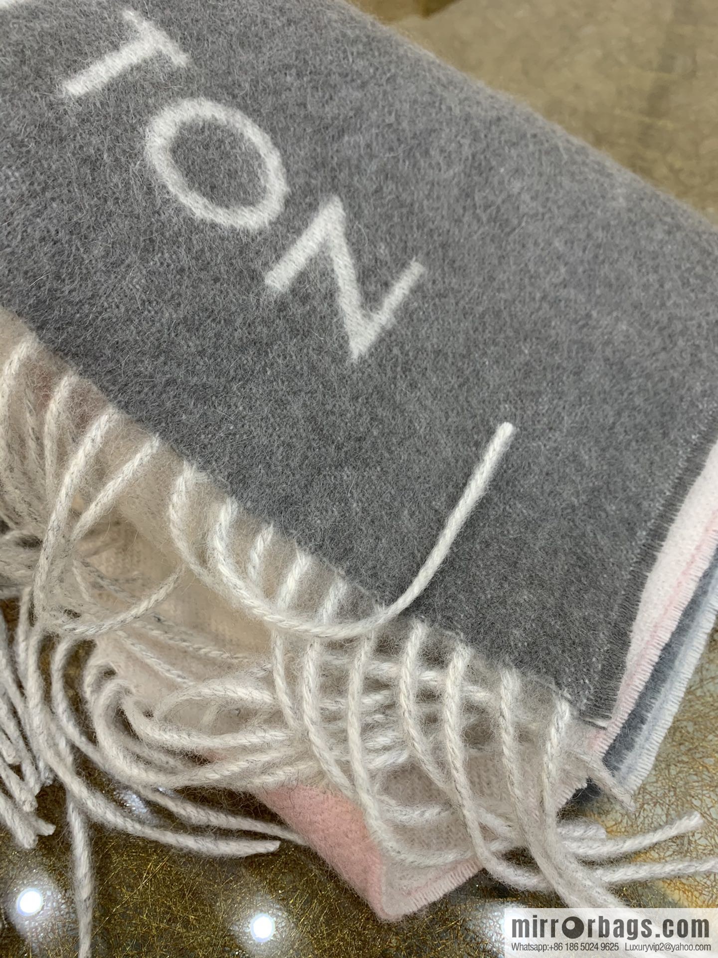 LV Louis Vuitton Pure Cashmere Reykjavik Gradient Scarf M70868 M70869 M73675