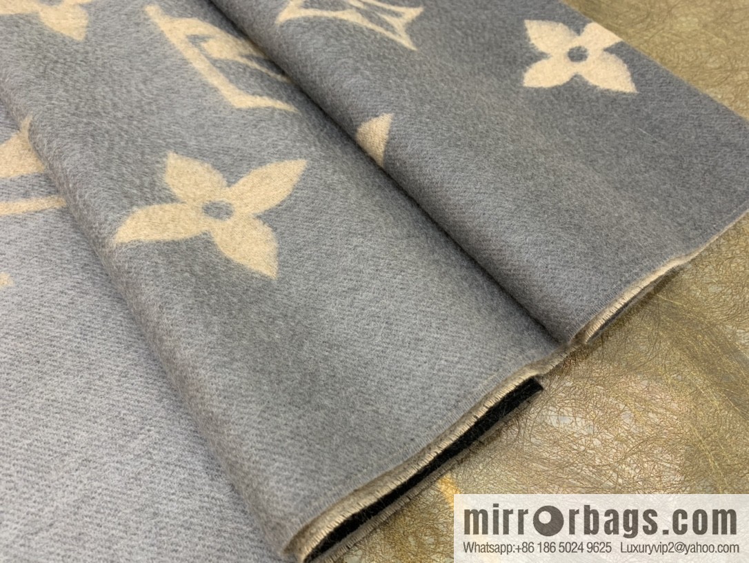 LV Louis Vuitton Pure Cashmere Reykjavik Gradient Scarf M70868 M70869 M73675
