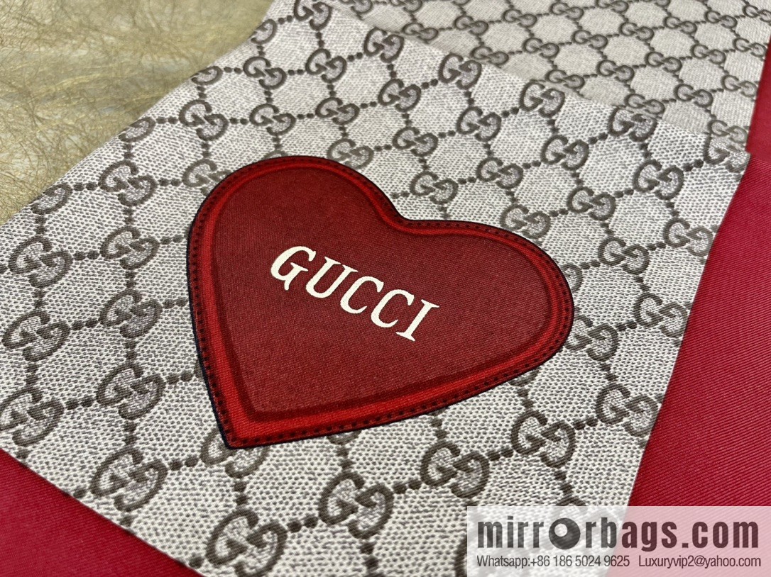 GUCCI Gucci 100% silk Valentine's Day limited edition love square scarf