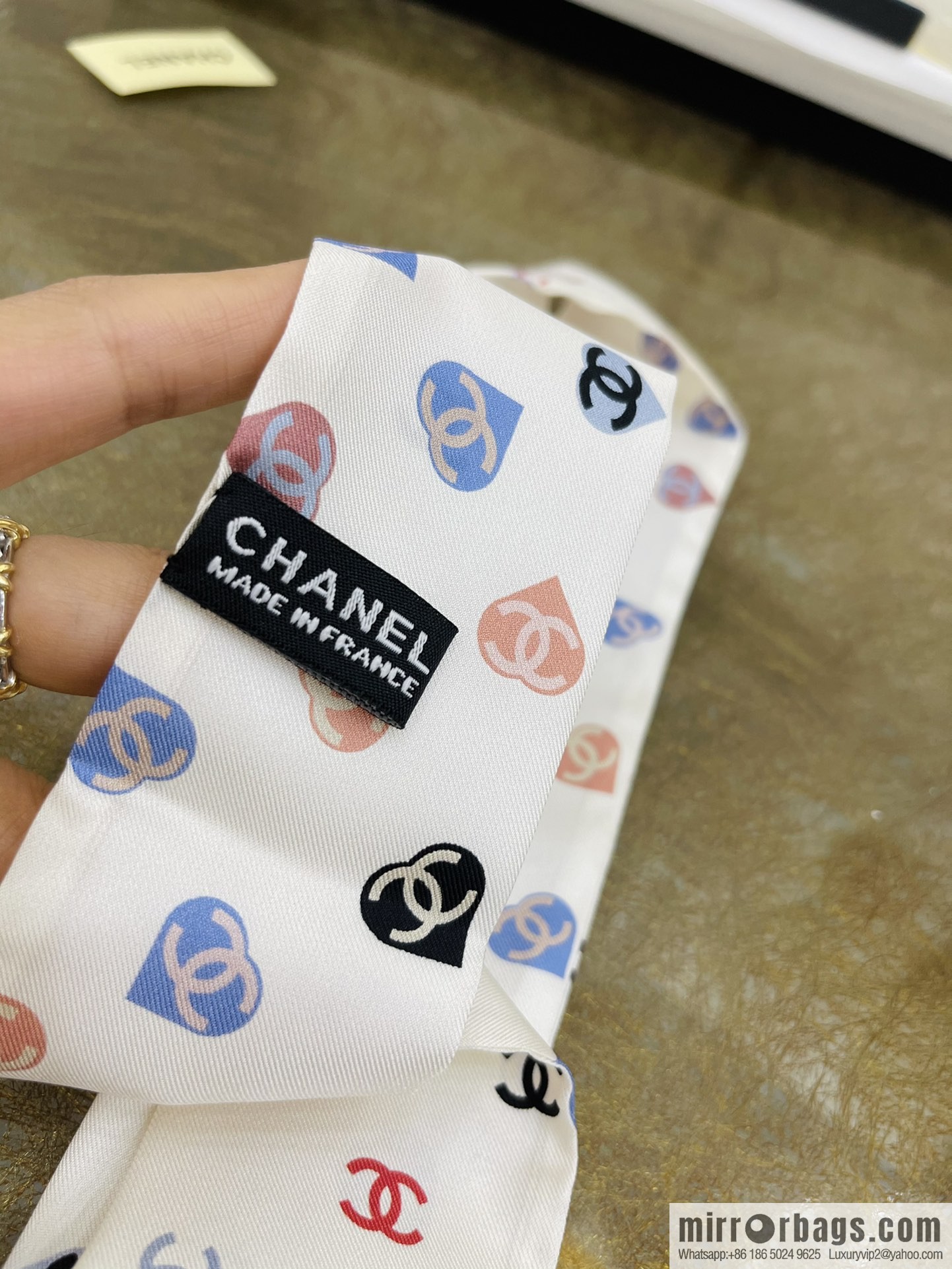 Chanel Xiaoxiang Twiily 100% Silk Silk Hair Band Ribbon AA7447