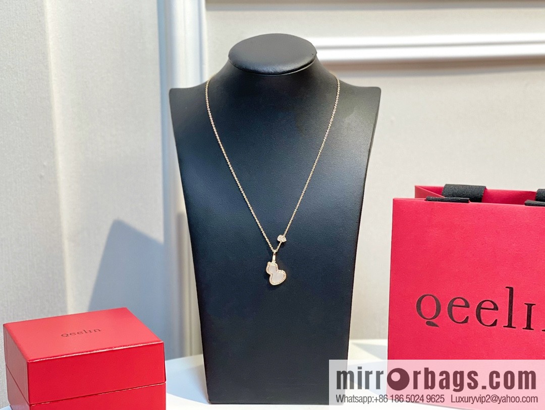 Qeelin, full diamond double gourd necklace